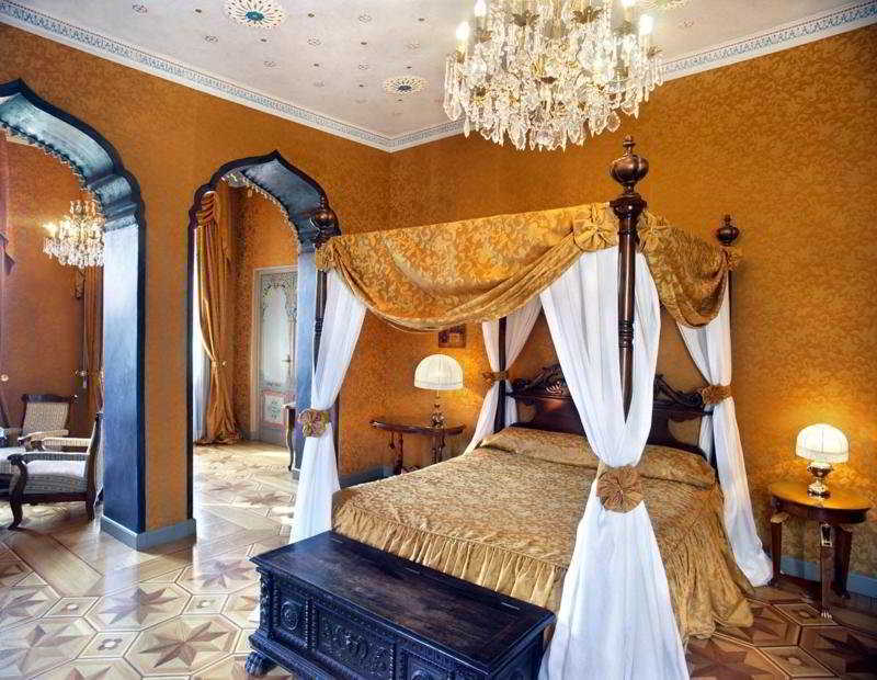 Relais & Chateaux Villa Crespi Orta San Giulio Room photo
